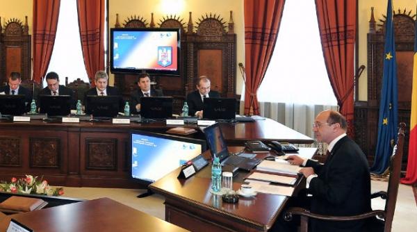 csat trece in sarcina guvernului combaterea evaziunii fiscale