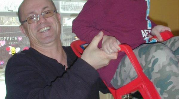 povestea emotionanta a unui roman care i a impresionat cu spiritul sau civic pe americanii din cincinnati multumind pentru salvarea fiului sau