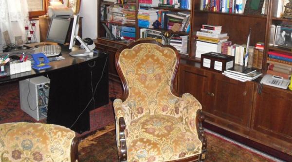 nastase s a impuscat in cabinetul lui de avocatura vezi fotoliul in care statea cand a scos pistolul