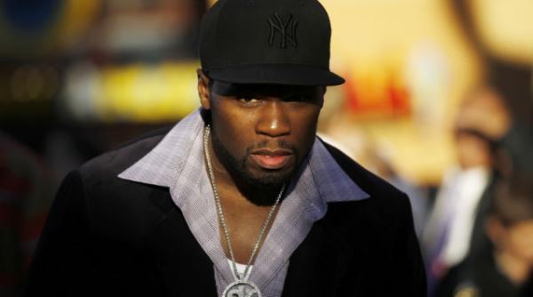 50 cent transportat de urgenta la spital rapperul a fost implicat intr un accident de masina