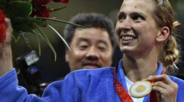 alina dumitru prima medalie de aur pentru judo ul romanesc