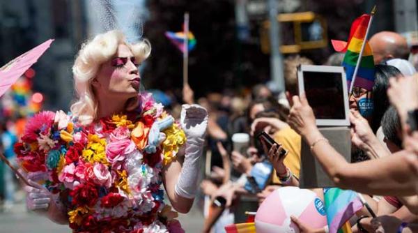 pentagonul a organizat primul sau gay pride