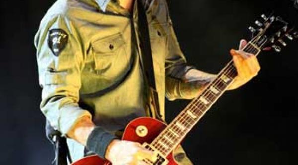 din cauza laringitei lui erna turneul godsmack anulat