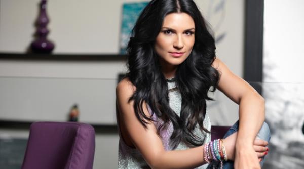 ellie white este insarcinata in patru luni