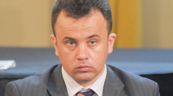 ministerul educatiei gesturile unor membri ai cnatdcu sunt politice fara relevanta stiintifica