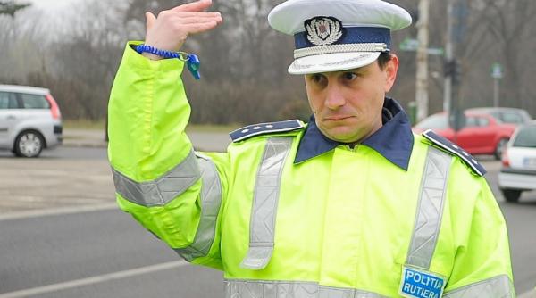 traian basescu a promulgat legea pentru modificarea statutului politistului