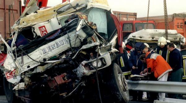 doi romani au murit si sapte au fost raniti intr un accident rutier produs in spania