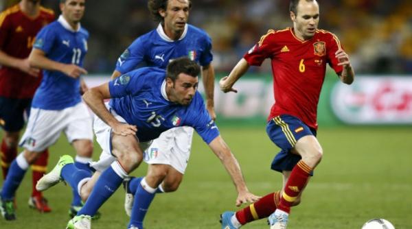 andres iniesta jucatorul euro 2012 10 iberici fac parte din lotul ideal de 23 al competitiei