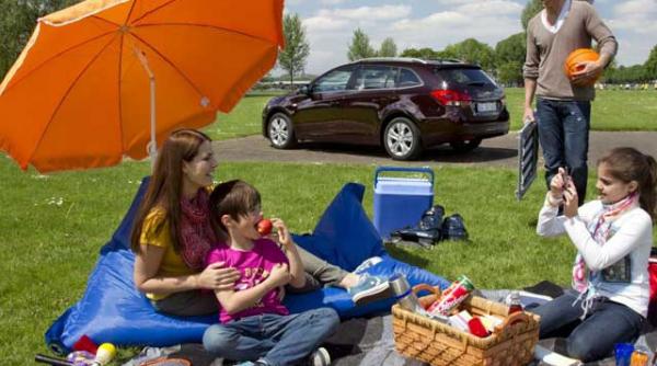 cruze sw argumente doua motoare noi spatiu infotainment