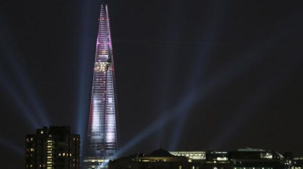a fost inaugurata cea mai inalta cladire din europa turnul shard din londra are 310 metri si 95 de etaje video