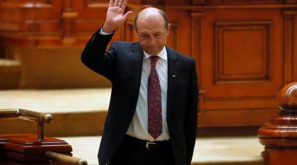basescu cere cc solutionarea conflictului juridic constitutional intre parlament si presedinte