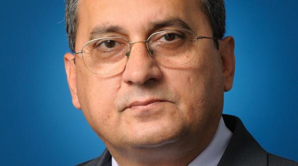 poate traian basescu sa mai candideze pentru un al treilea mandat cum raspunde lucian mihai ex presedinte al curtii constitutionale