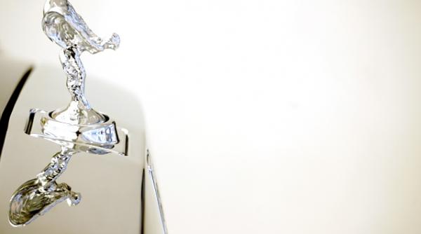 studiu bogatii triseaza si incalca legi