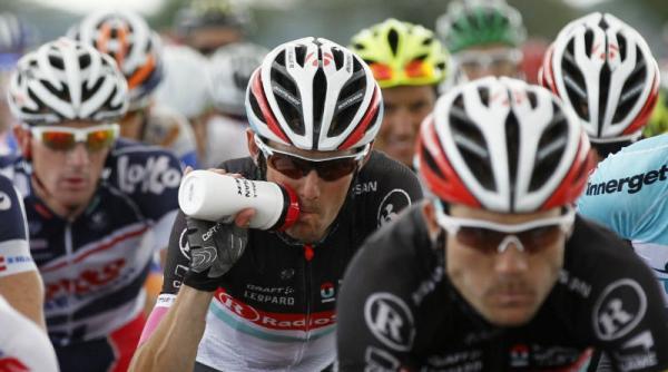 frank schleck urmarit de ghinion inca o problema pentru liderul echipei radioshack