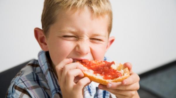 un concediu de odina fara kilograme in plus reveniti la micul dejun traditional cu tartina din paine integrala si gem