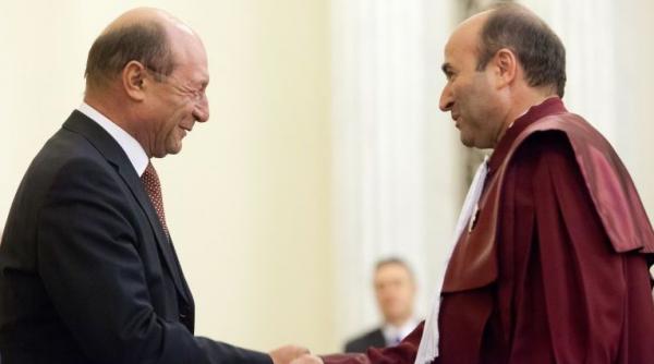 basescu a participat la sedinta ccr curtea decide interimatul in exercitarea functiei de presedinte