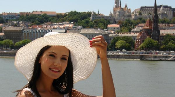 alexandra badoi lasa harta meteo a observatorului pentru o excursie cu masina prin europa