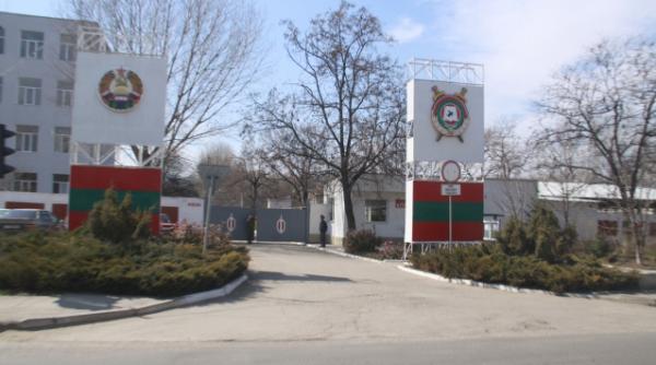 armamentul din transnistria ar acoperi datoriile tiraspolului fata de moscova daca ar putea fi vandute legal uniunea europeana si osce mimeaza monitorizarea zonei