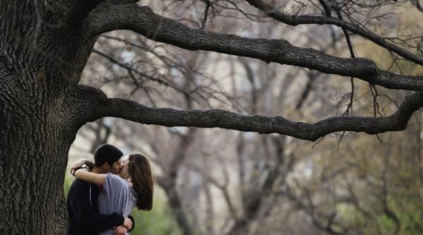 beneficiile pe care le are sarutul asupra sanatatii