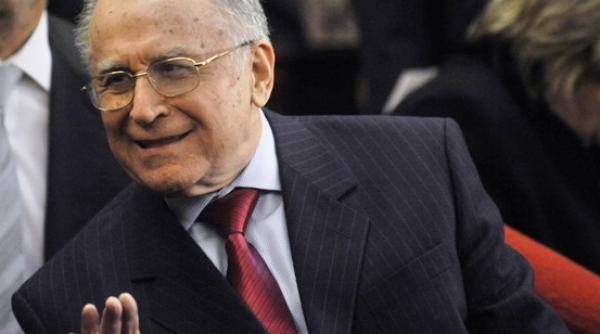 iliescu cand eram la cotroceni nu aveam telefon cu un buton pentru mefisto