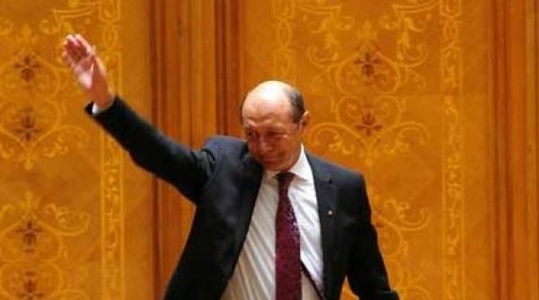 basescu abandonez mandatul daca participarea la referendum va fi sub 50