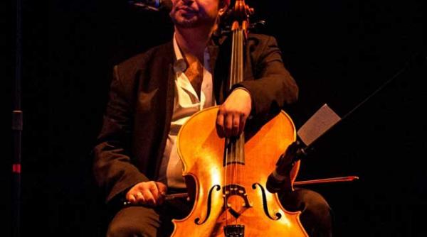 naidin sau cautatorul se iubeste cu violoncelul si devine one man show