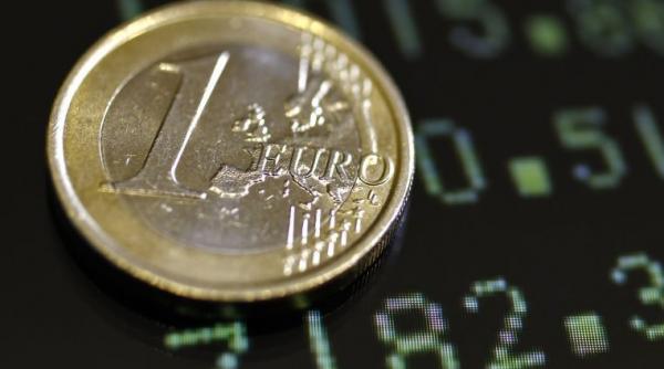 un nou maxim istoric pentru euro moneda europeana cotata la 4 5571lei
