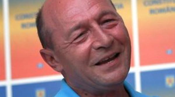basescu nu abandonez doar pentru ca vor sa ma faca la rahova coleg cu adrian nastase