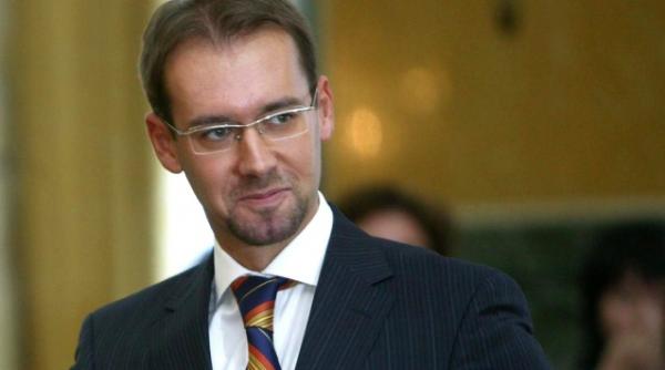 chiuariu este pentru prima oara in cinci ani cand raportul ce privind mcv are doua parti distincte si tot prima oara cand se evita identificarea de progrese pe domeniile monitorizate