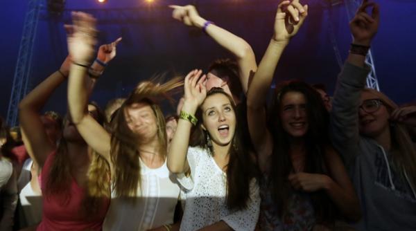 top 10 billboard cele mai ascultate melodii ale verii 2012 video