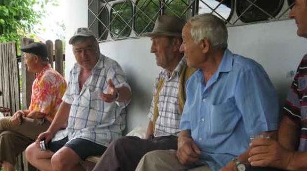 basescu pierde electoratul de la sate satenii din silistea gumesti considera ca presedintele suspendat s a departat de popor