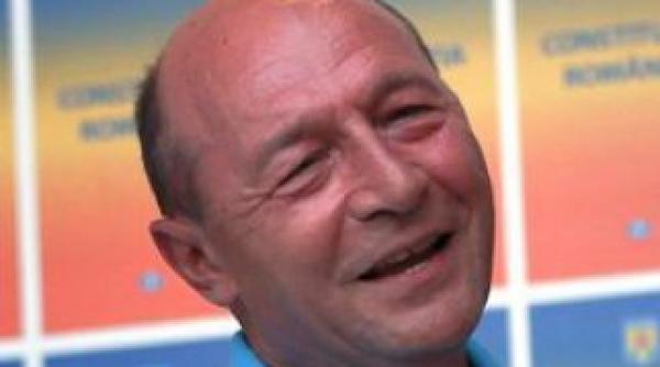 basescu umileste din nou piata universitatii in ianuarie s a protestat pe bani ce violente au fost intr o singura seara conflicte intre jandarmi si protestatari