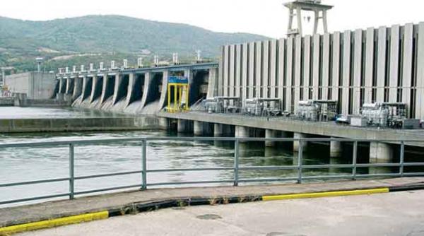 hidroelectrica a denuntat contractele cu alpiq romenergie si alpiq industries acestea alimentau companii ca dacia michelin si arctic gaesti