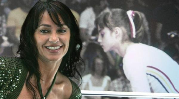 nadia comaneci a purtat torta olimpica pe north greenwich arena urmareste live traseul flacarii in prima zi a periplului londonez