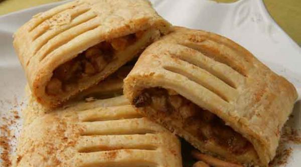 traditii si placinte cu mere santiliesti