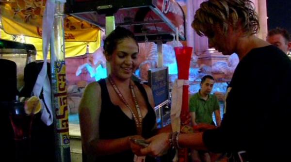 anamaria prodan a mers cu o vaza de marguerita la gat in vegas