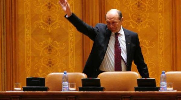 cronologie cum isi modifica declaratiile lui basescu dupa propriile interese