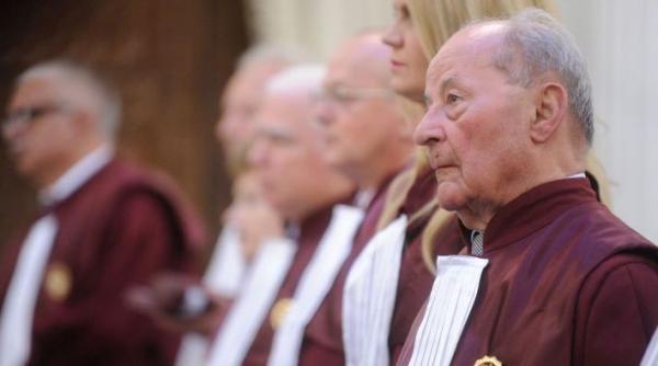 curtea constitutionala a respins contestatia pdl referendumul poate avea loc intre orele 07 00 23 00