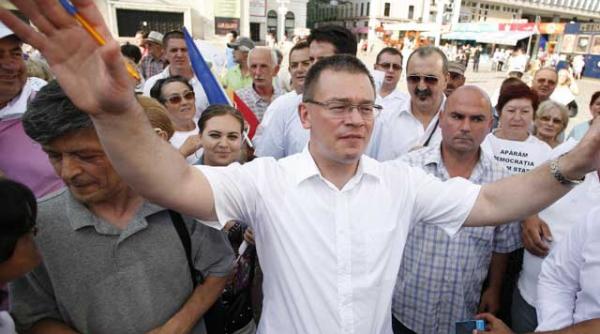 ex premierul ungureanu pe facebook arma noastra pe 29 iulie este boicotul