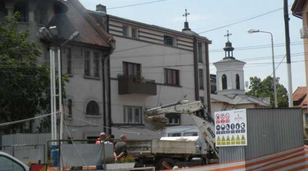 ioana basescu iar a aprins lumanari la vii