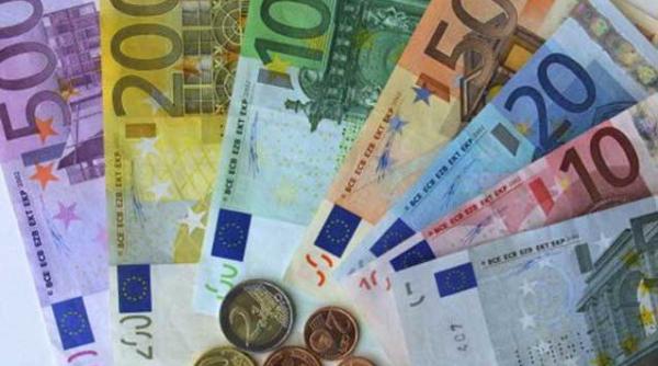 leul un nou minim istoric euro cotat la 4 6397 lei