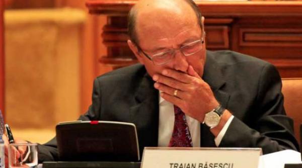 basescu cat pe ce sa fie batut de poveste de dragoste