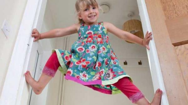 spider girl fetita de care s a indragostit tot internetul video