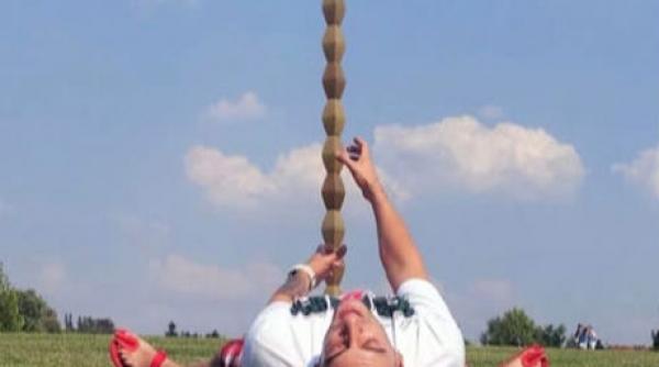 crbl declarat persona non grata in targu jiu dupa ce a manjit opera lui brancusi