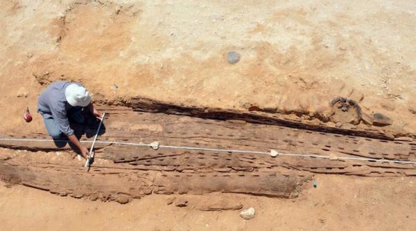 ingropata acum 5 000 de ani arheologii au descoperit barca solara care i ducea pe faraoni in viata de apoi