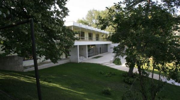 ra apps destinatia vilei dante stabilita exclusiv de constructor si presedintie