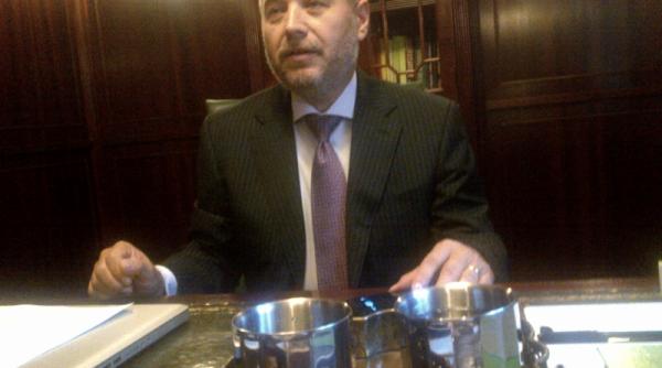 basescu instruit sa starneasca mila dezvaluirile lui aliodor manolea de la trucurile electorale la miscarile lascive ale elenei udrea