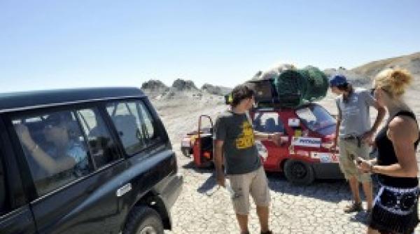 daciotii cum am fost salvati din vulcanii noroiosi de trei amazoane