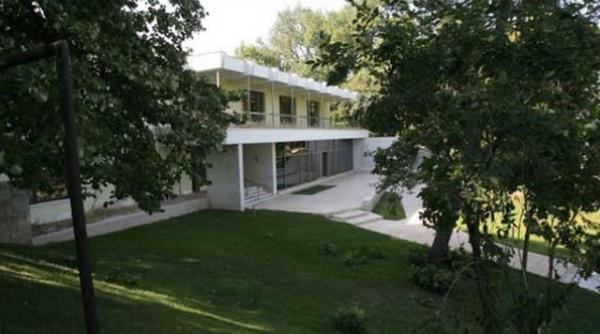 duminica in ziua referendumului ziua portilor deschise la vila dante