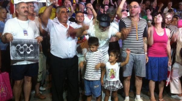 piata universitatii basescu la revedere ne ai mintit si ne ai furat sapte ani te am suportat